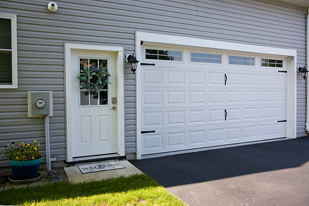 24/7 Emergency Garage Door Panel Replacement experts in Morristown, TN